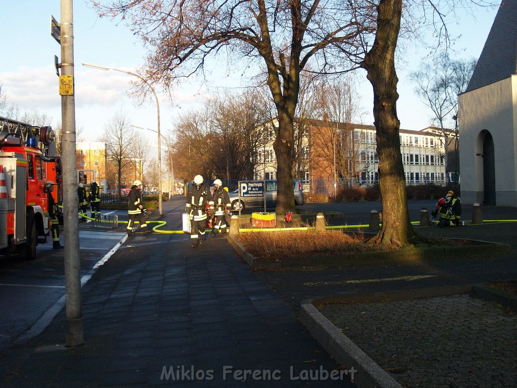 Brand in Kirche Koeln Muelheim Tiefenthalstr   P24.JPG